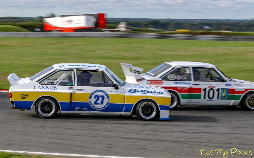 Martin Reynolds challenges Malcom Harding's similar Ford Escort Mk2